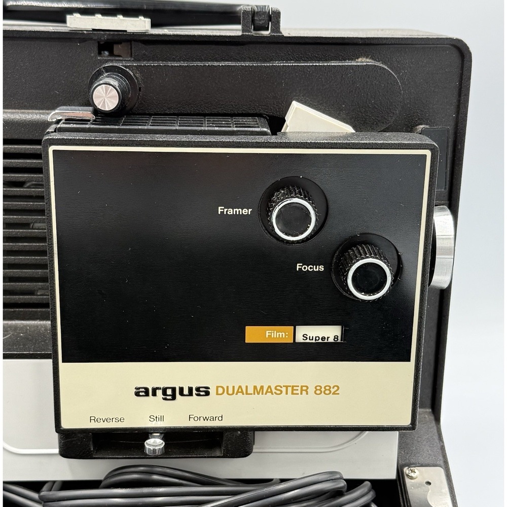 ARGUS Dualmaster 882 Dual 8 Movie Projector Tested And Working - Picture 2 of 7